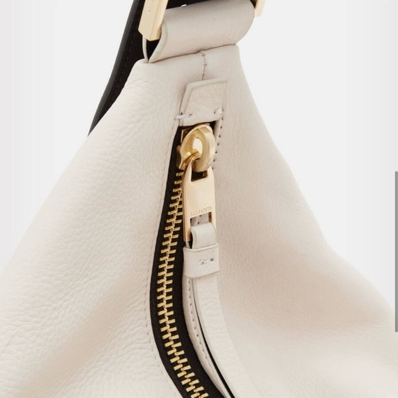 All Saints fringe bag white
Brand new, never used . - Picture 4 of 4